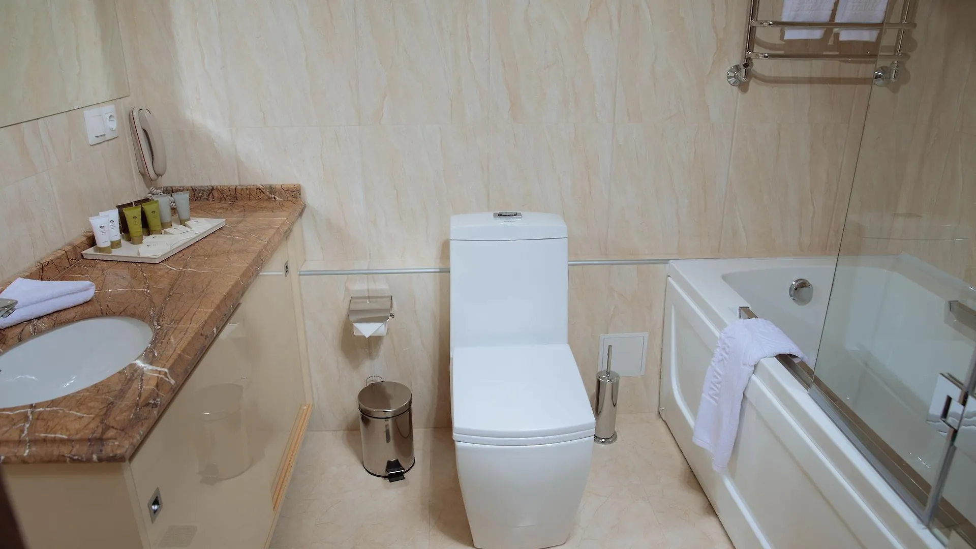 Garden Park Inn Almati