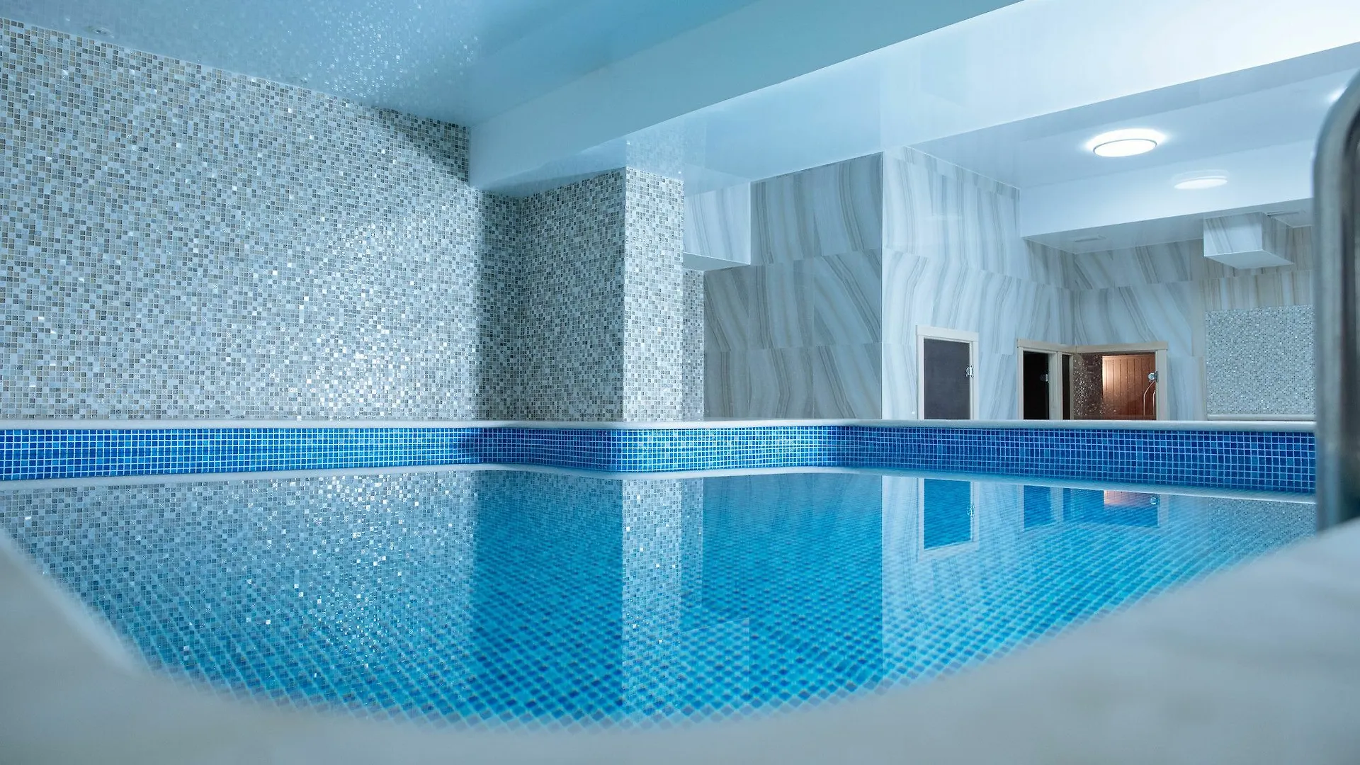 **** Szálloda Garden Park Inn Almati Kazahsztán